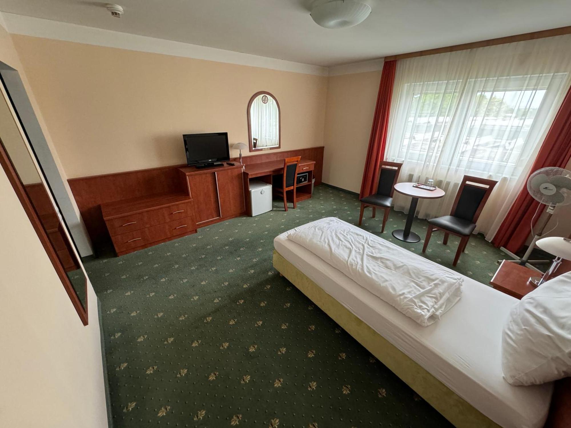 Hotel Breitenlee Відень Екстер'єр фото
