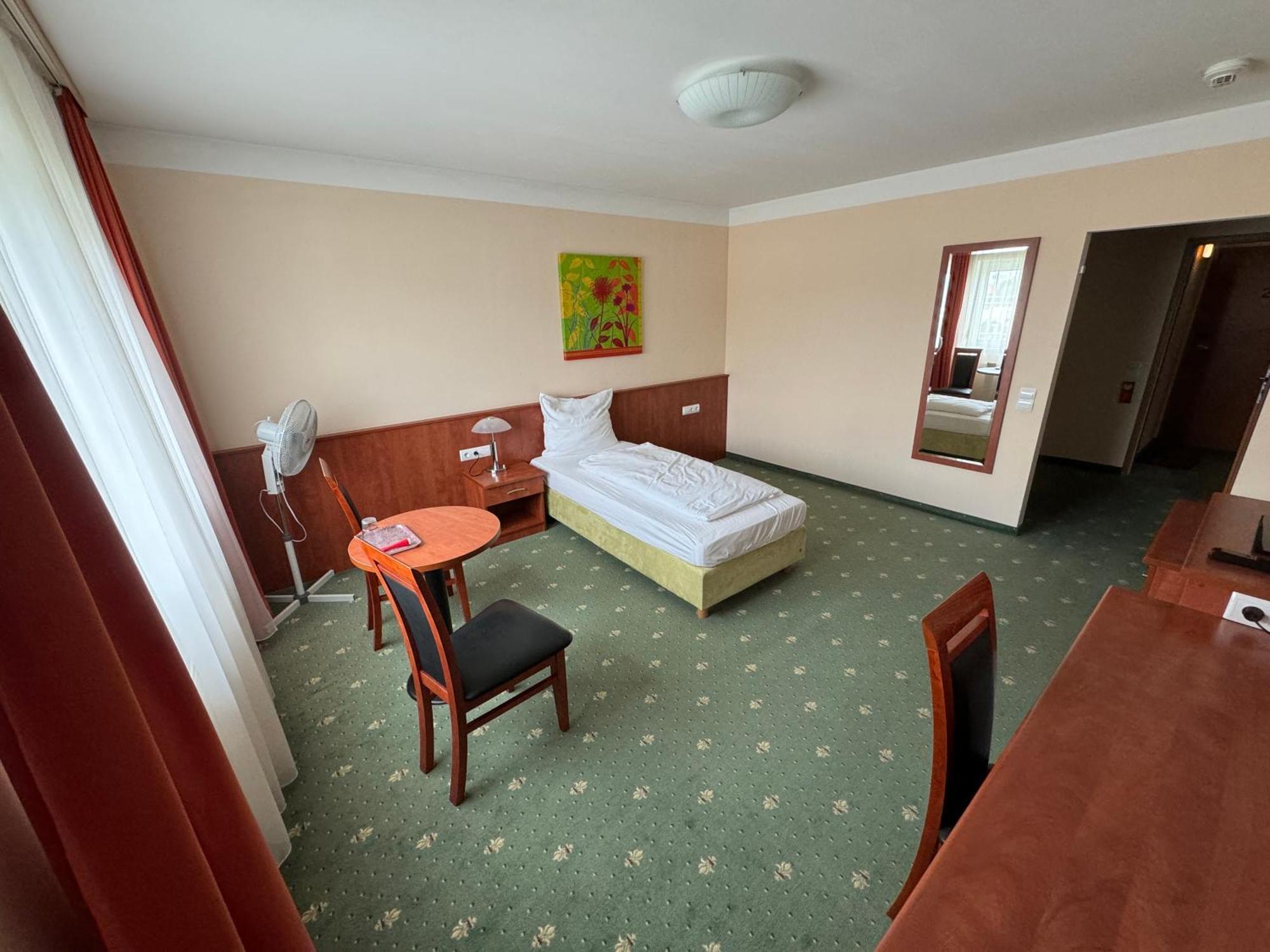 Hotel Breitenlee Відень Екстер'єр фото