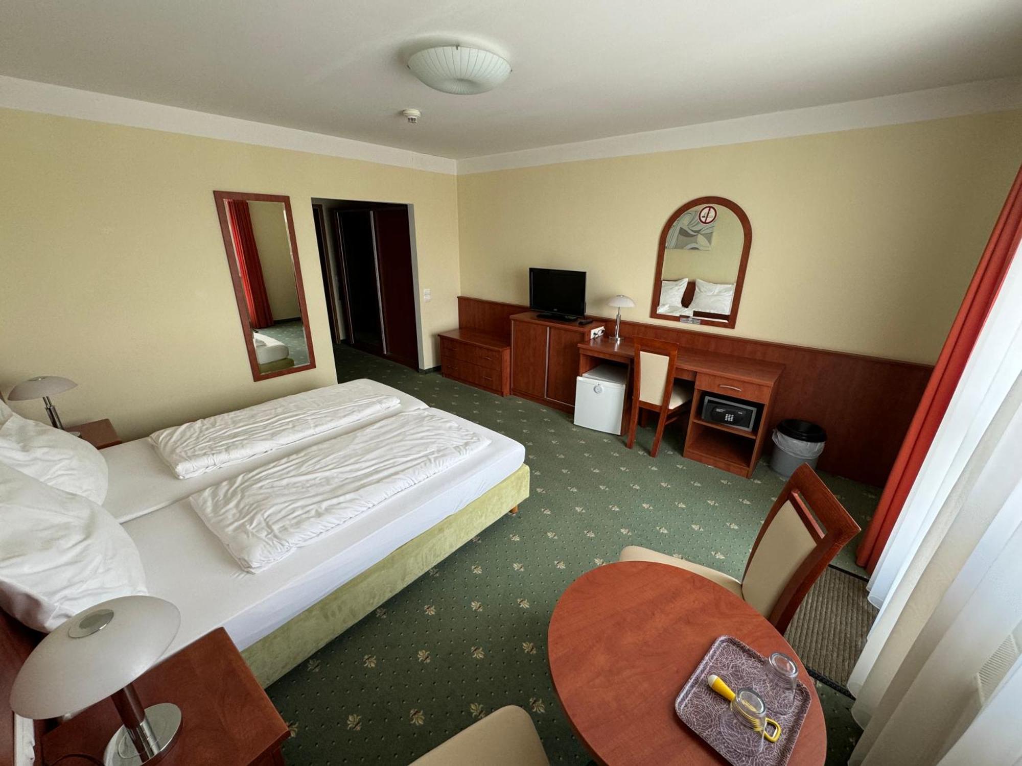 Hotel Breitenlee Відень Екстер'єр фото