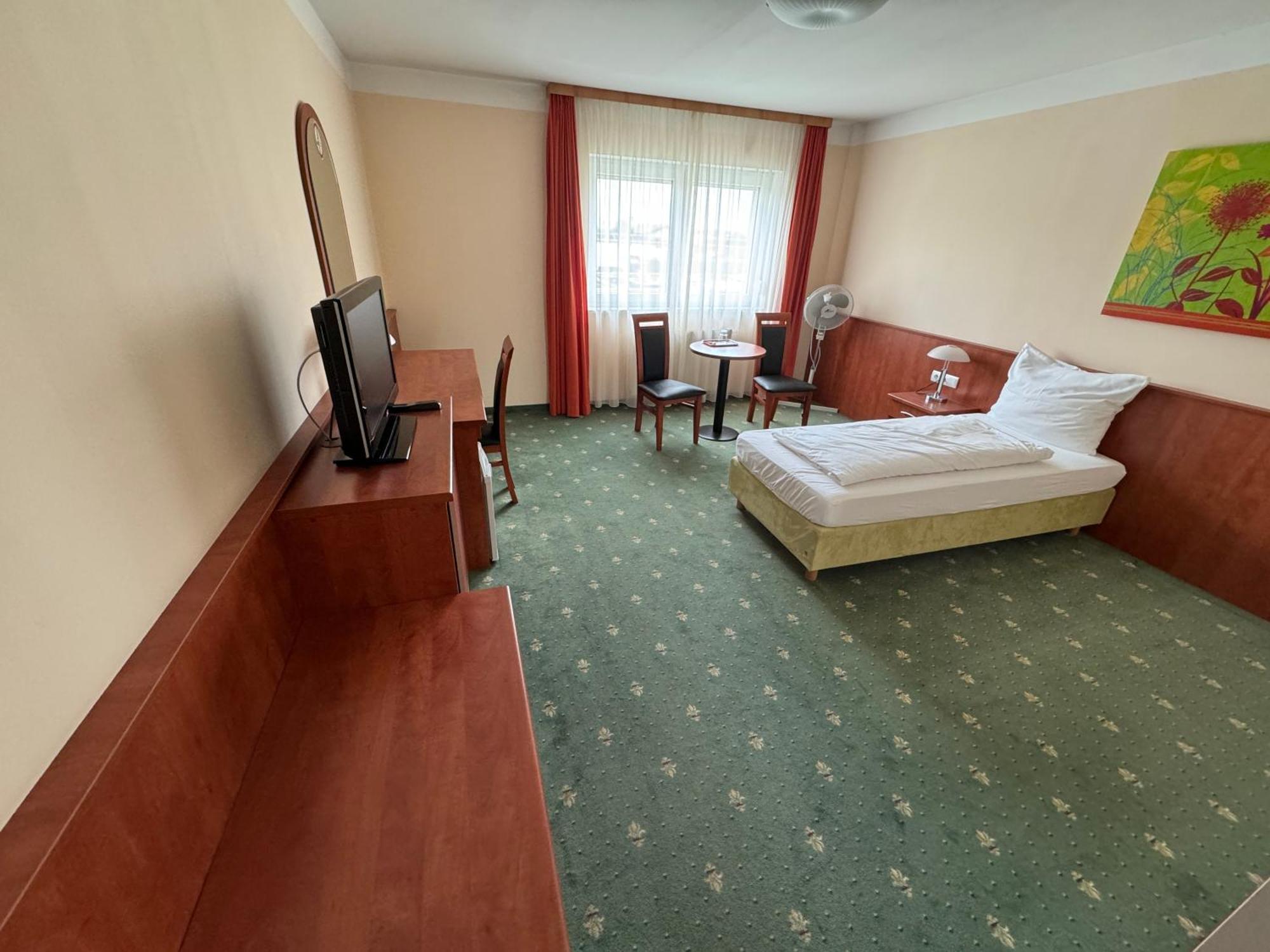 Hotel Breitenlee Відень Екстер'єр фото