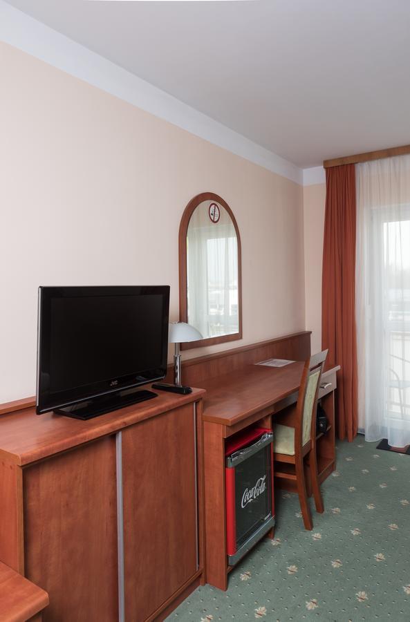 Hotel Breitenlee Відень Екстер'єр фото